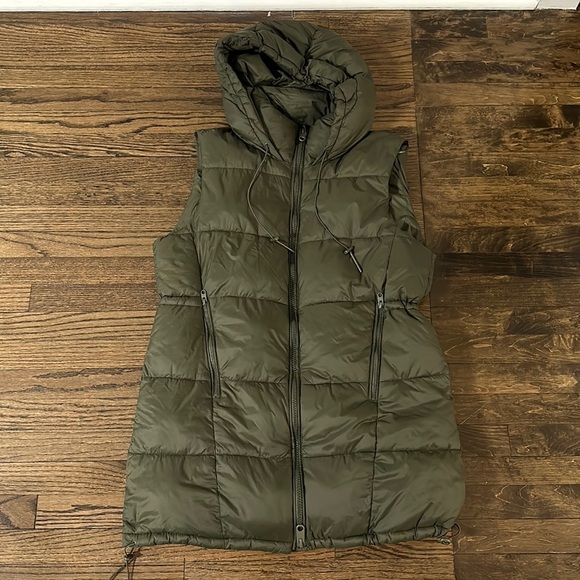 Zara Jackets & Blazers - NWOT Zara Padded Green Vest Size XL
